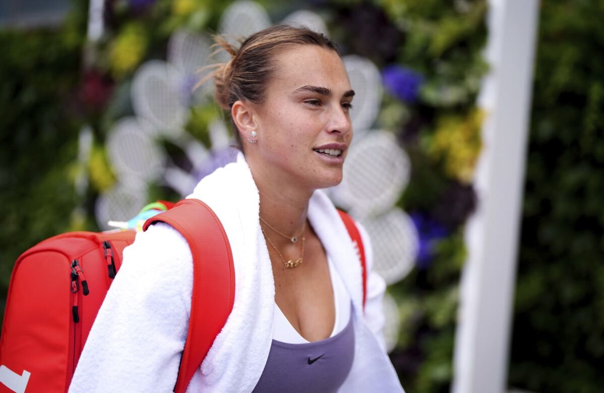 Aryna Sabalenka se retira de Wimbledon con una lesión en el hombro